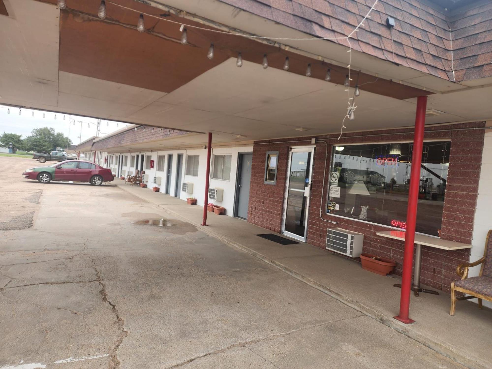1St Inn By Oyo Quinter Hwy 70 Ks Exteriér fotografie